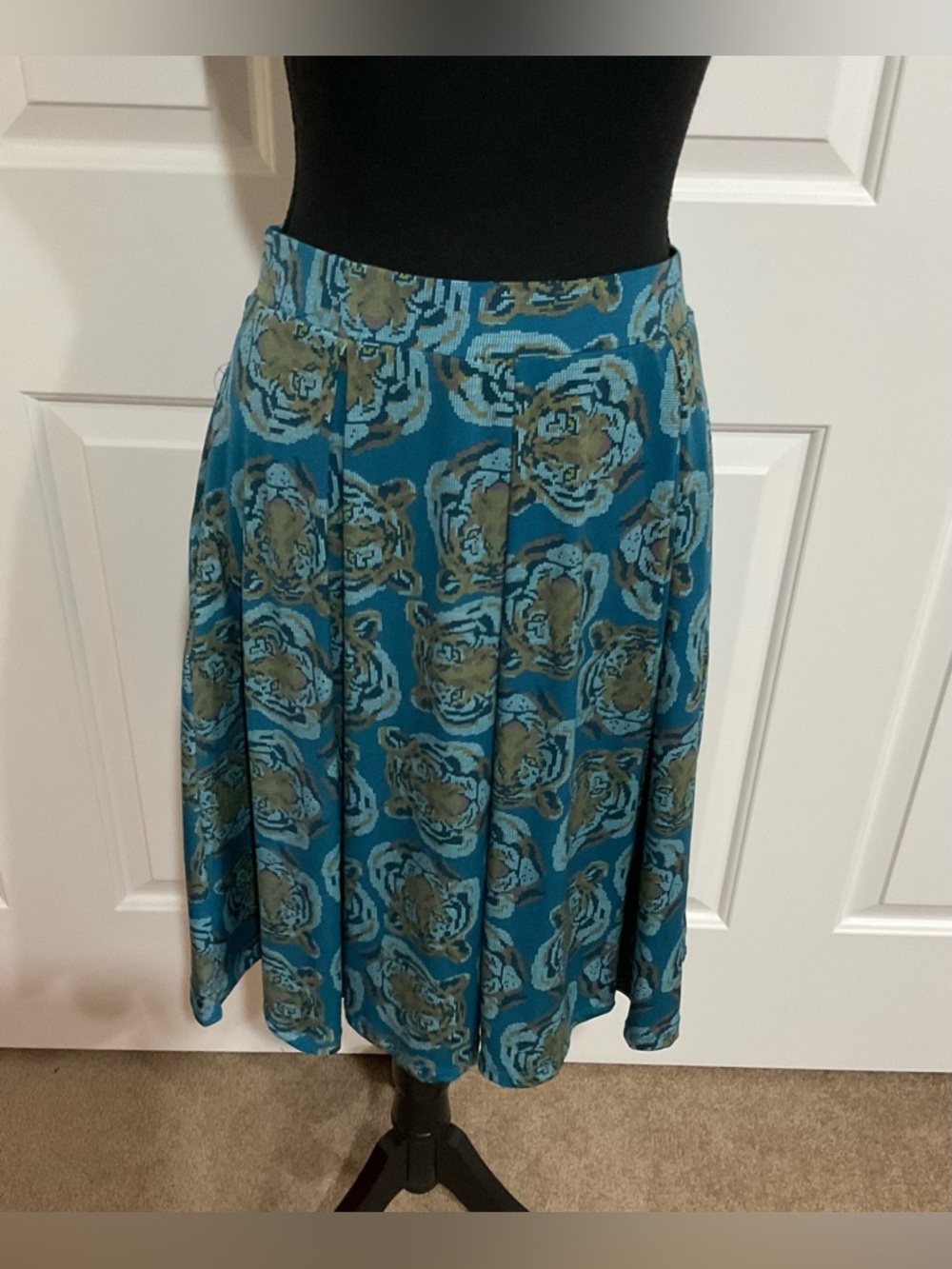 LuLaRoe S Madison w/ Tiger Pattern